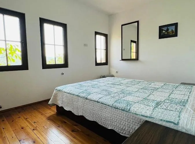 под манастира Villa